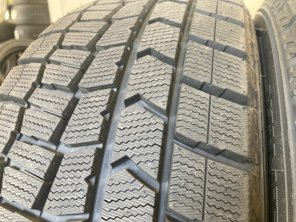 215/50R17 22年製　バリ山セット！ 完売)(中古タイヤ)極上品入荷!! 2022年製☆225/50R17 94Q DUNLOP